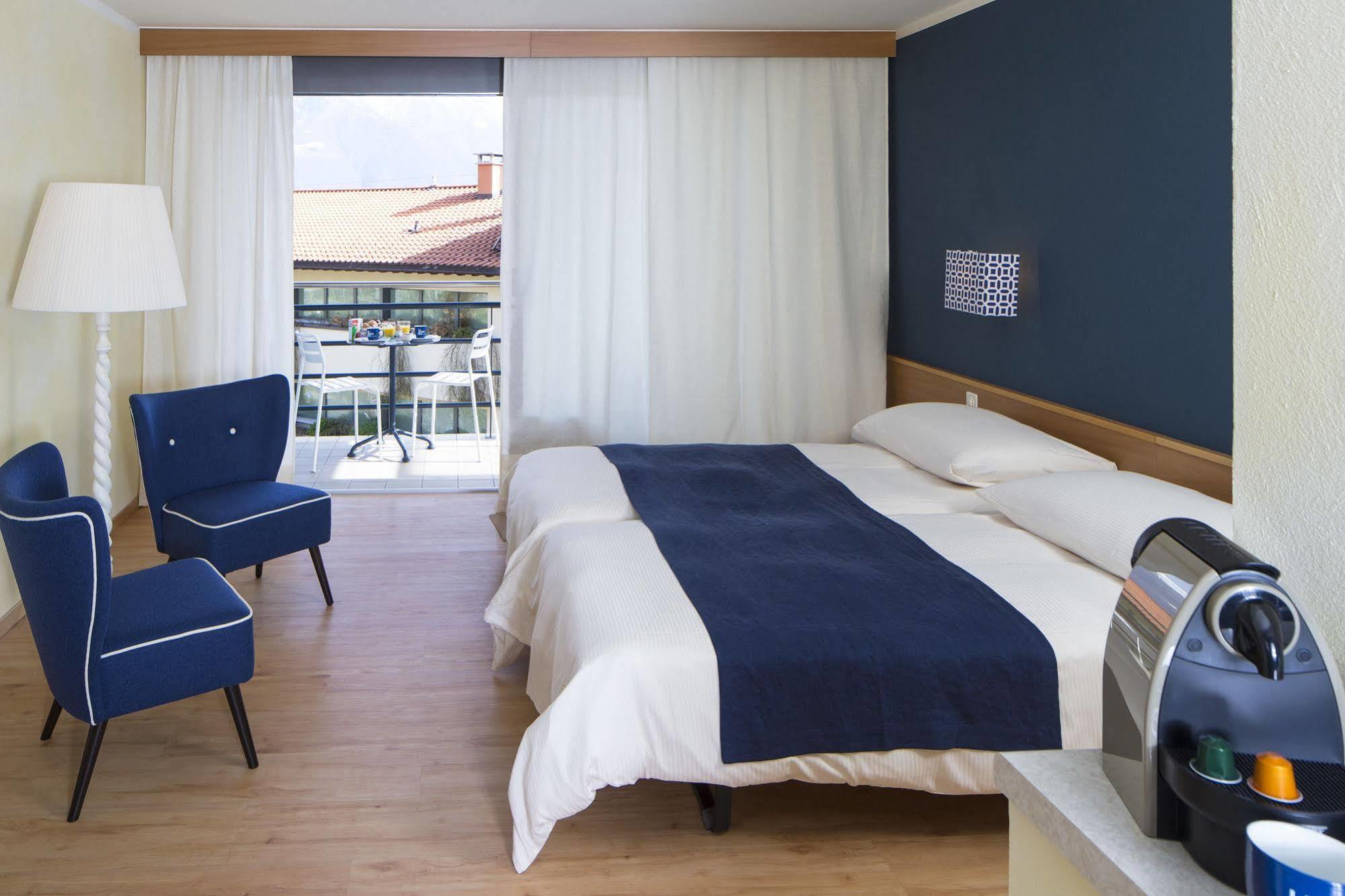 La Barca Blu Hotel Muralto Exterior photo